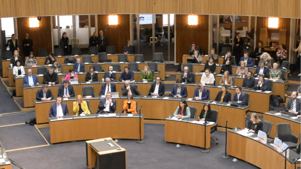 Selenskij sprach im Parlament: SPÖ blieb Debatte großteils fern