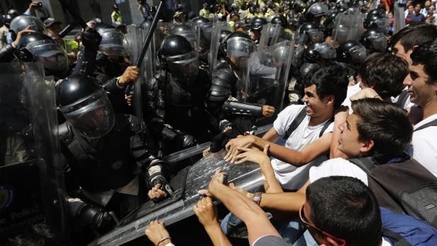 Maduro: Putsch "wurde niedergeschlagen"