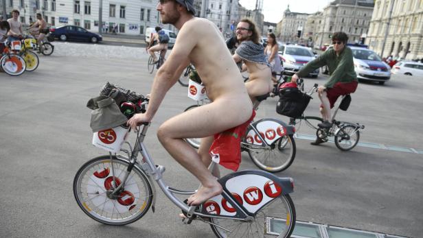 Protestfahrt durch Wien: Radfahrer zeigten Haut