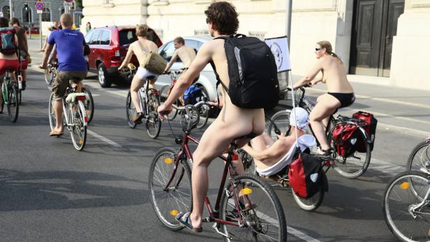 Protestfahrt durch Wien: Radfahrer zeigten Haut