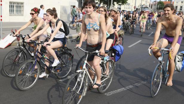 Protestfahrt durch Wien: Radfahrer zeigten Haut
