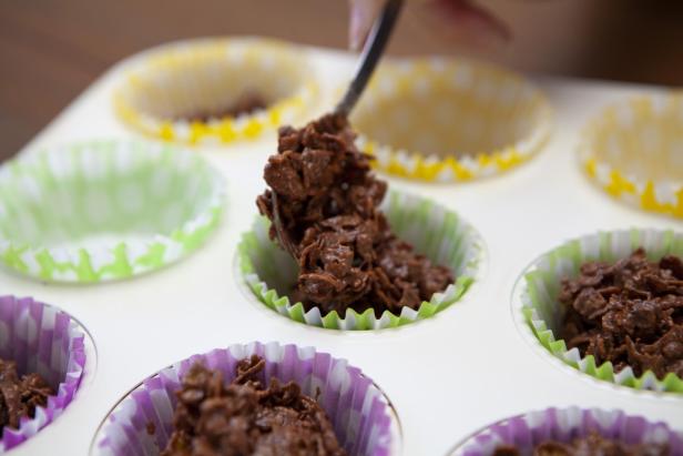 Making chocolate cornflake cakes