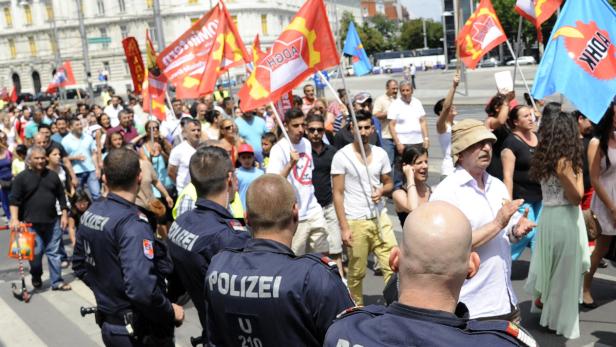 Demos in Wien für und gegen Erdogan