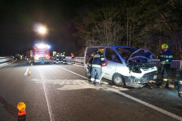Geisterfahrer ohne Führerschein verursachte Unfall auf A2 in NÖ