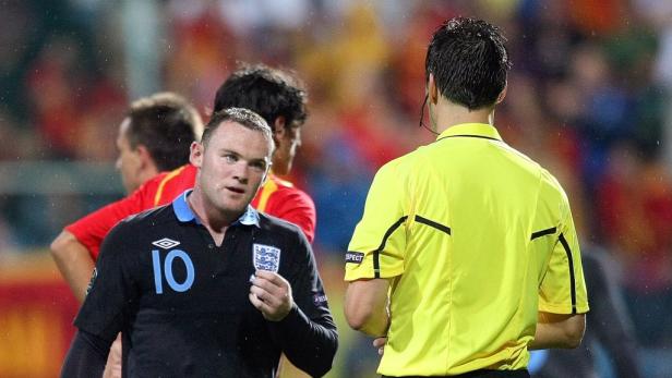 Durch das Fehlen von Wayne Rooney ist die Hoffnung auf eine erfolgreiche Euro rapide gesunken. Rooneys Sperre ein "Stich ins Herz"