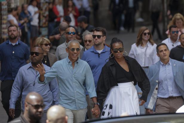 Obama and Spielberg travel to Barcelona for Bruce Springsteen concert
