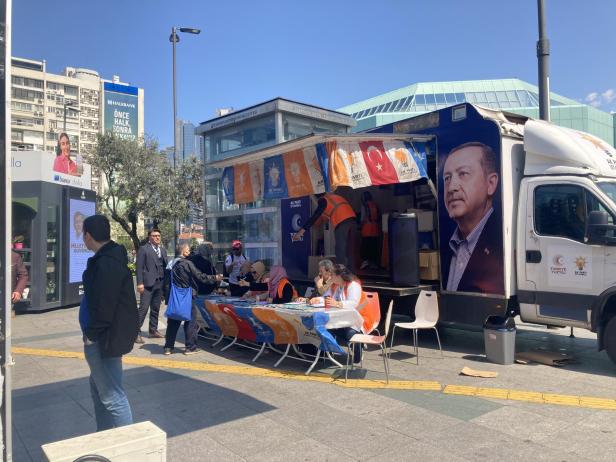 Istanbul zwischen Mai-Demo, Wahlkampf und Atatürk