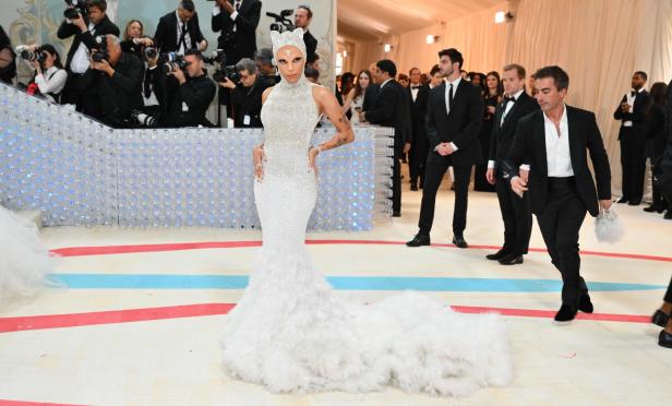 Met-Gala 2023: Stars ehrten Karl Lagerfeld + 2 Baby-Überraschungen