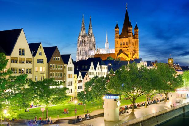 Köln: Altstadt mit Dom und Groß St. Martin.