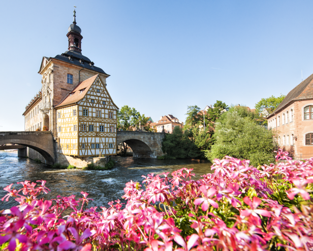 Bamberg: Altes Rathaus mit Rathausbrücke, UNESCO Welterbe.