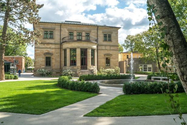 Das Richard-Wagner-Museum in Bayreuth, gesehen vom Garten aus.