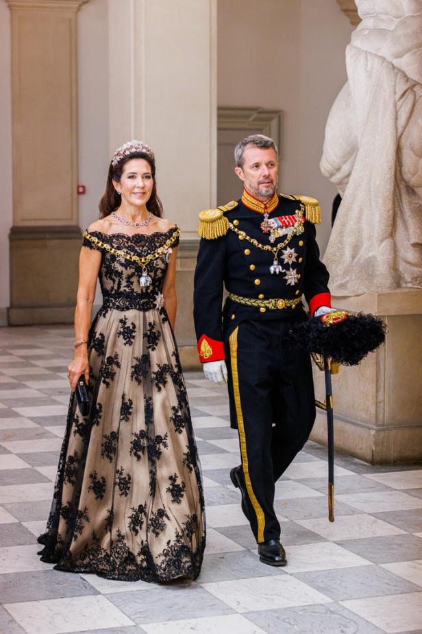 Kronprinzessin Mary und Kronprinz Frederik von Dänemark bei einem offiziellen Anlass.