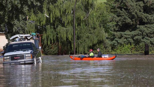 Calgarys Zentrum steht weiter unter Wasser
