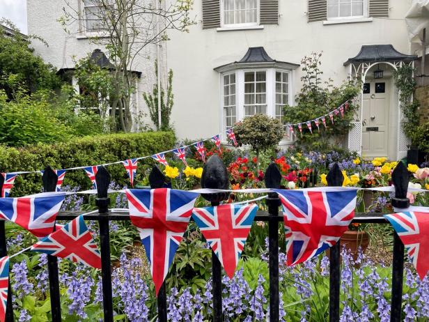Krönungsfeierlichkeiten in Großbritannien: Windsor im rot-weiß-blauen Ausnahmezustand