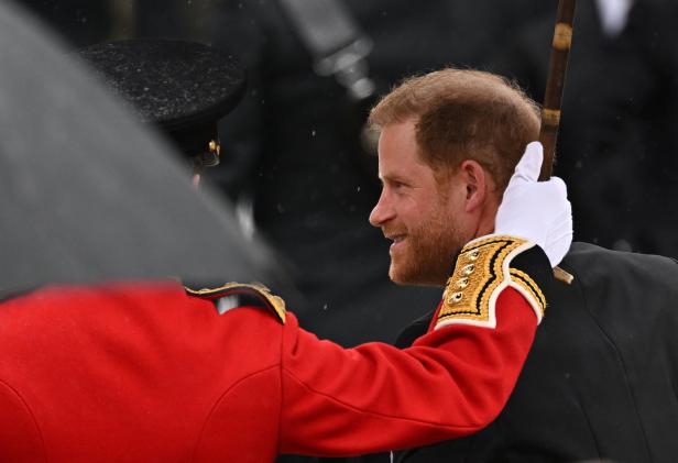 König Charles' Krönung: Royals und Stars in der Westminster Abbey