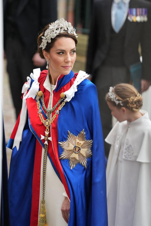 Krönung: Kate zollt mit Schmuck Elizabeth II. und Diana Tribut
