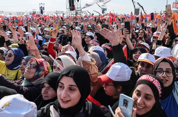 Turkish President Recep Tayyip Erdogan holds campaign rally in Istanbul