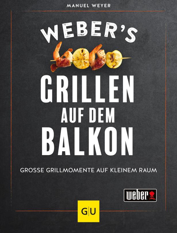Das Cover des Buches „Weber’s Grillen auf dem Balkon“ mit einem Spieß gegrillter Garnelen und Zitronen.