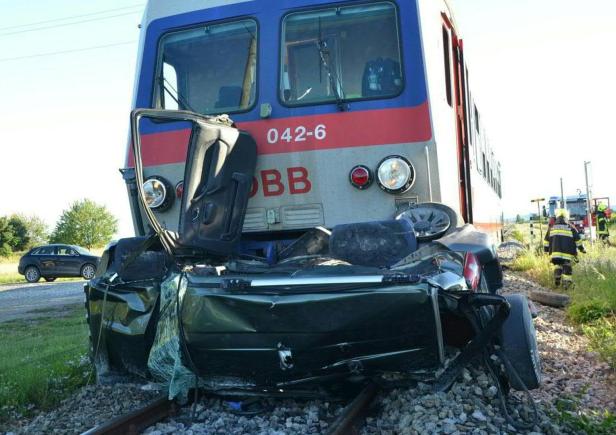 Unfälle an Eisenbahnkreuzungen: Tödlicher Streit um Kosten