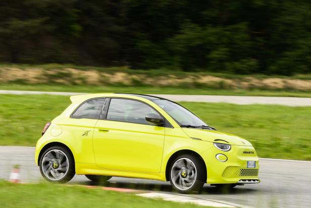 new_abarth_500e_media_drive_3.jpg