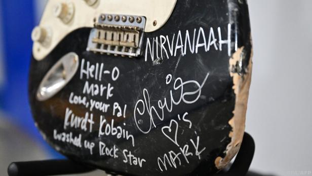 Kurt Cobains Gitarre brachte weit mehr ein als erwartet