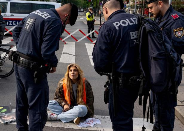 AUSTRIA-CLIMATE-PROTEST