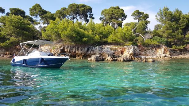 Die Küsten der Lerins Inseln: Karibisches Meer zum Schnorcheln.