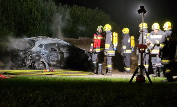 Unbesetzter Pkw geriet im Bezirk Tulln von selbst in Flammen