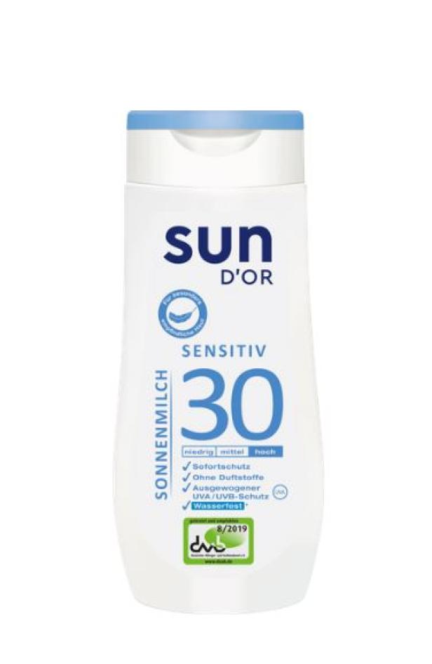 Eine Flasche Sun D'OR Sonnenmilch Sensitiv mit Lichtschutzfaktor 30.