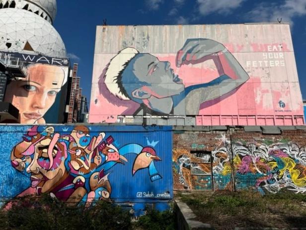 Die Ex-Abhöranlage am 120 Meter hohen Teufelsberg ist eine der größten Street-Art-Galerien der Welt.