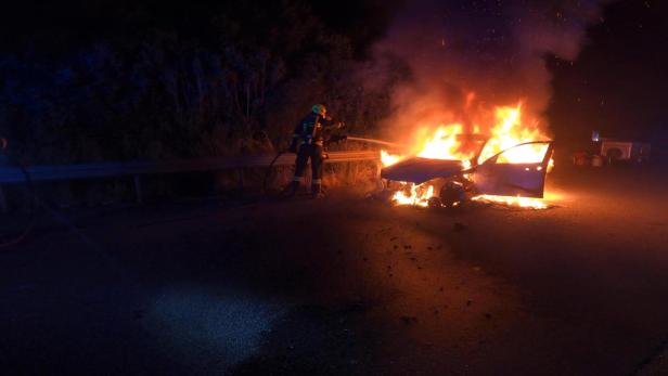 Pkw auf A1 im Bezirk Melk in Brand geraten