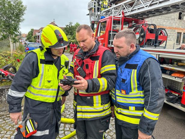 80 Feuerwehrleute bei Wohnhausbrand im Weinviertel im Einsatz