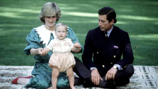 Prinz William mit seinen Eltern Prinzessin Diana und Prinz Charles.