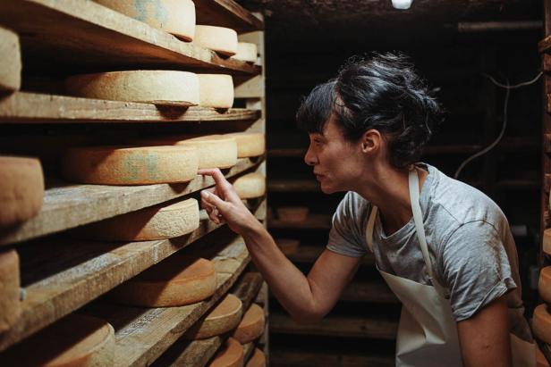 Käse machen wie früher: Wie eine junge Städterin zur Sennerin wurde