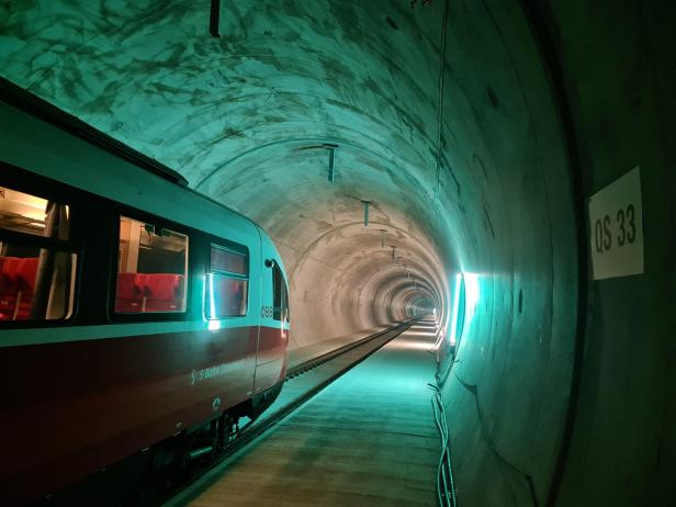 Erste Zugfahrt durch den Koralmtunnel: Der KURIER war dabei