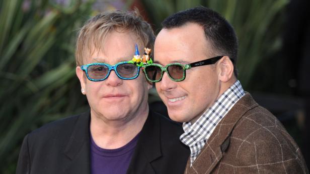Promi-Party: Elton John hat geheiratet