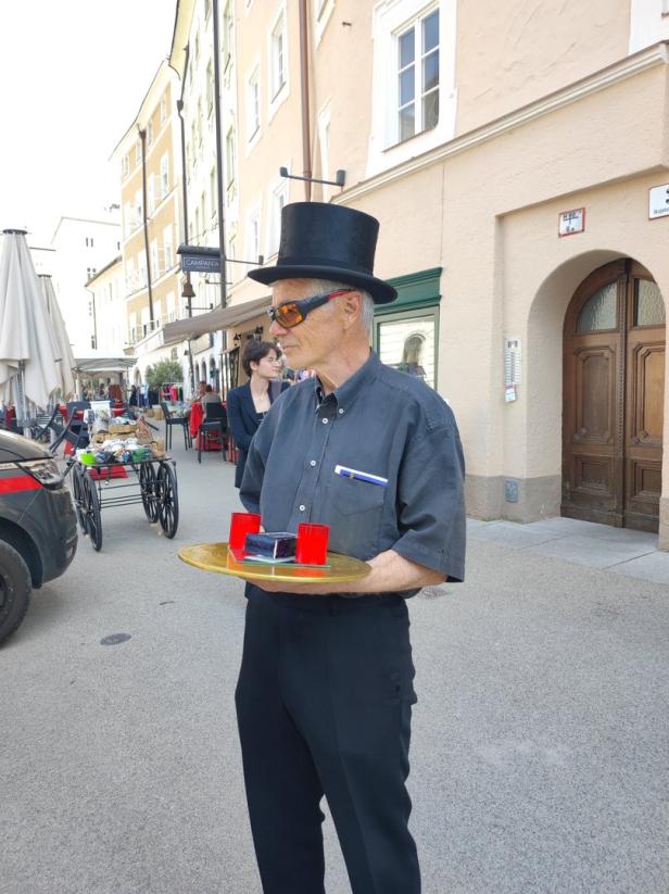 "Trauerzug" in Salzburg: Protest gegen Schwarz-Blau