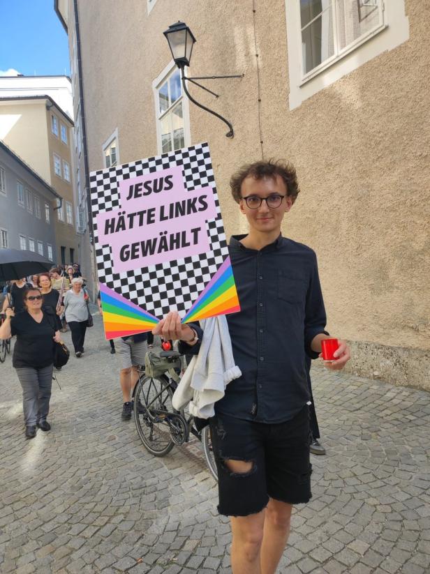 "Trauerzug" in Salzburg: Protest gegen Schwarz-Blau