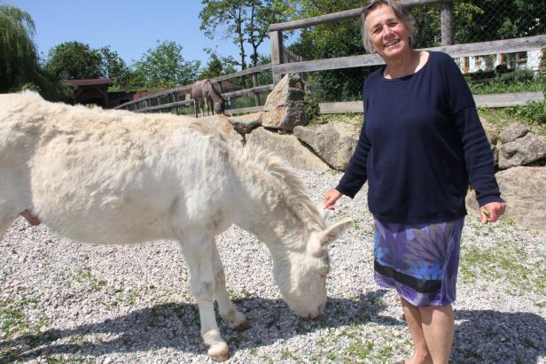 Pionierin zeigt,  wie Tiere jungen Menschen helfen