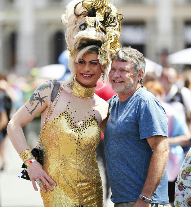 Vienna Pride: 300.000 Menschen feierten bei 27. Regenbogenparade