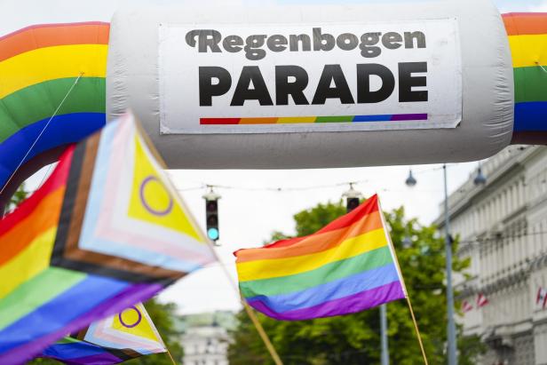 Vienna Pride: 300.000 Menschen feierten bei 27. Regenbogenparade