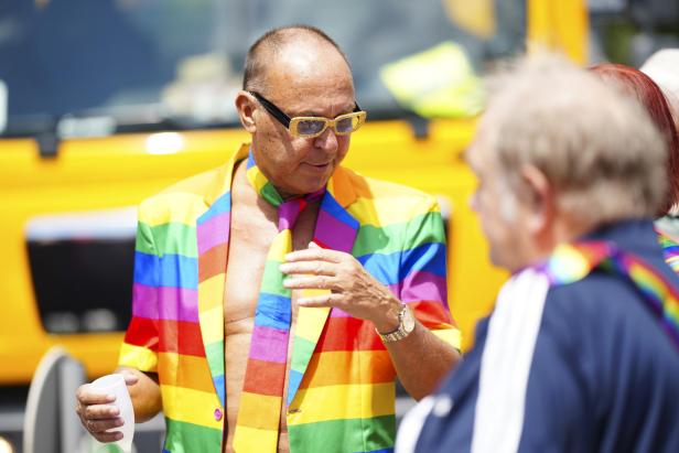 Vienna Pride: 300.000 Menschen feierten bei 27. Regenbogenparade