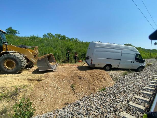 Zurndorf: Schlepper-Flucht endete auf dem Bahngleis