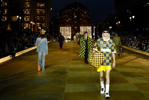 Superstars und Kritik für Pharrells erste Louis Vuitton Kollektion