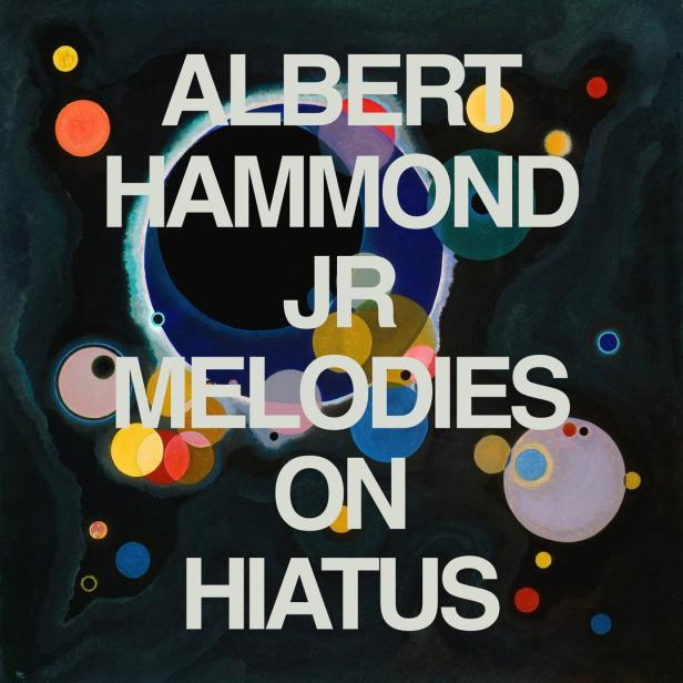 Das Cover von Albert Hammond Jrs Album „Melodies On Hiatus“ vor einem abstrakten Hintergrund.