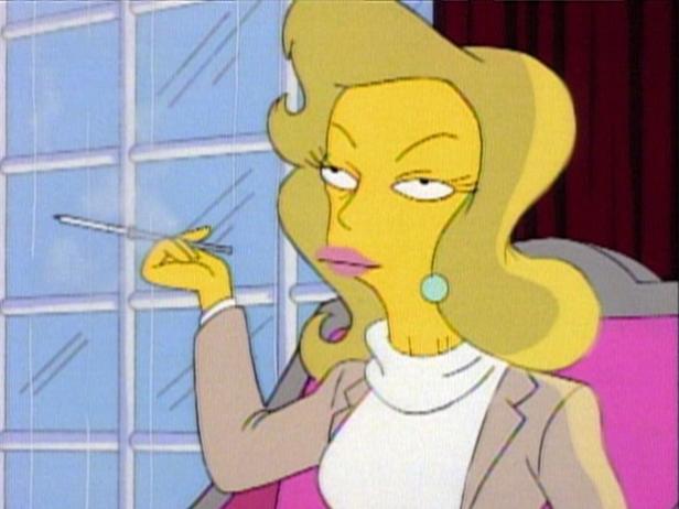 Eine blonde Frau im Stil eines Simpsons-Charakters hält eine Zigarettenspitze.