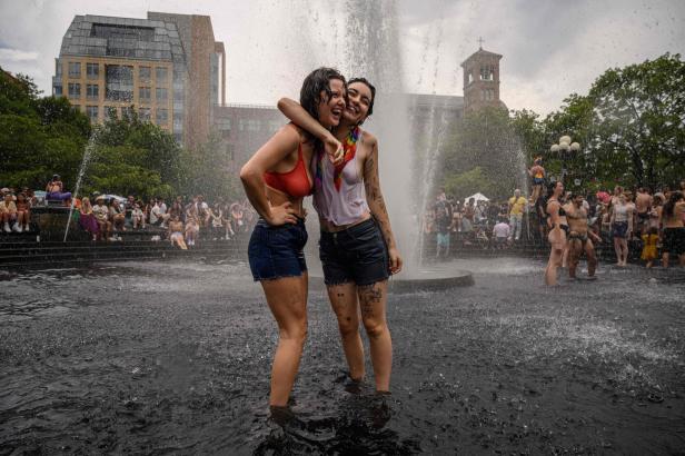 Hunderttausende feiern bei Pride-Paraden in New York und San Francisco