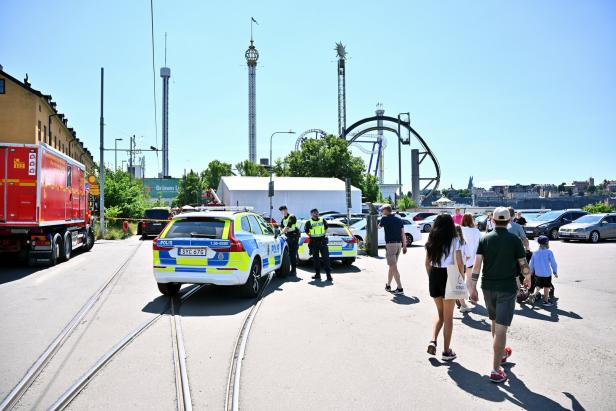 Polizei bei Vergnügungspark in Stockholm