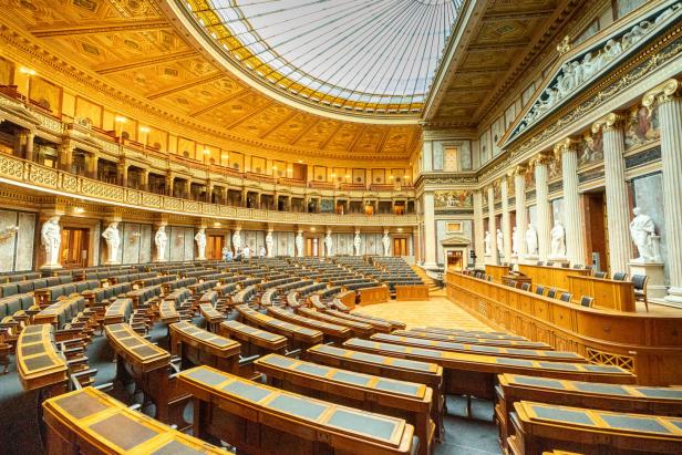 Club Cuvée: Eine Führung durch das neu renovierte Parlament