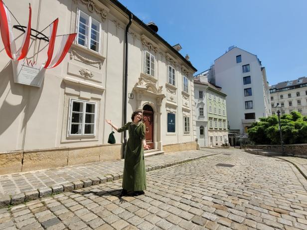 Stadtführungen als Zeitreise: Alte Grantscherb'n und biedere Mädchen